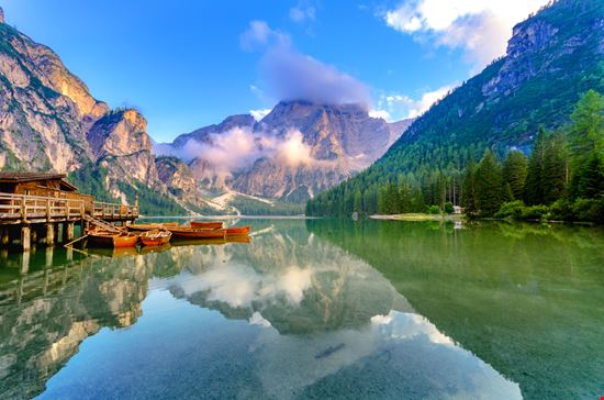 Lago di Braies Il lago da cartolina dell'Alto Adige Georgios Tsichlis - Shutterstock.com 